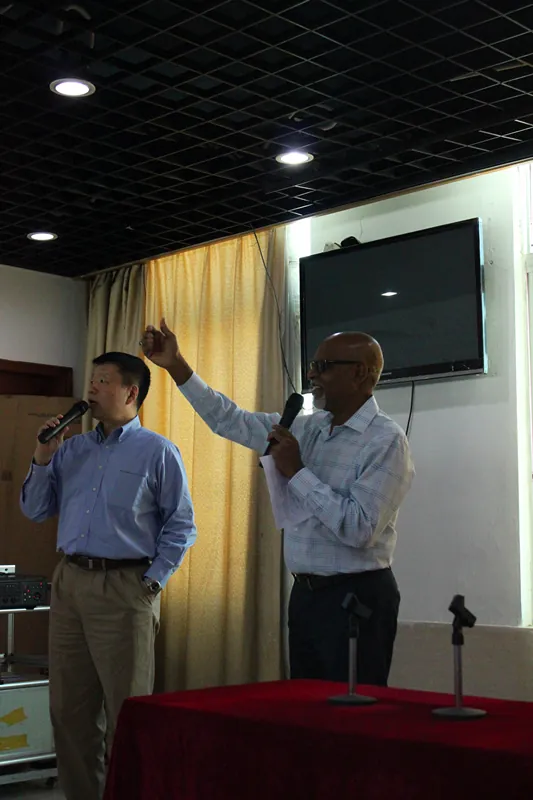 15107164405362.jpg Jimmy Tang, Fazlur 两位先生向为此付出努力的所有员工表示感谢.jpg